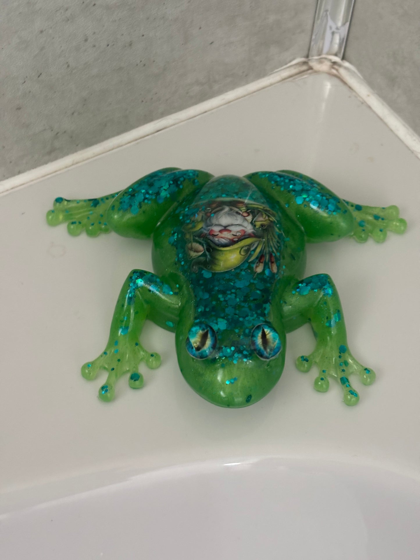 Handmade resin frog ornaments