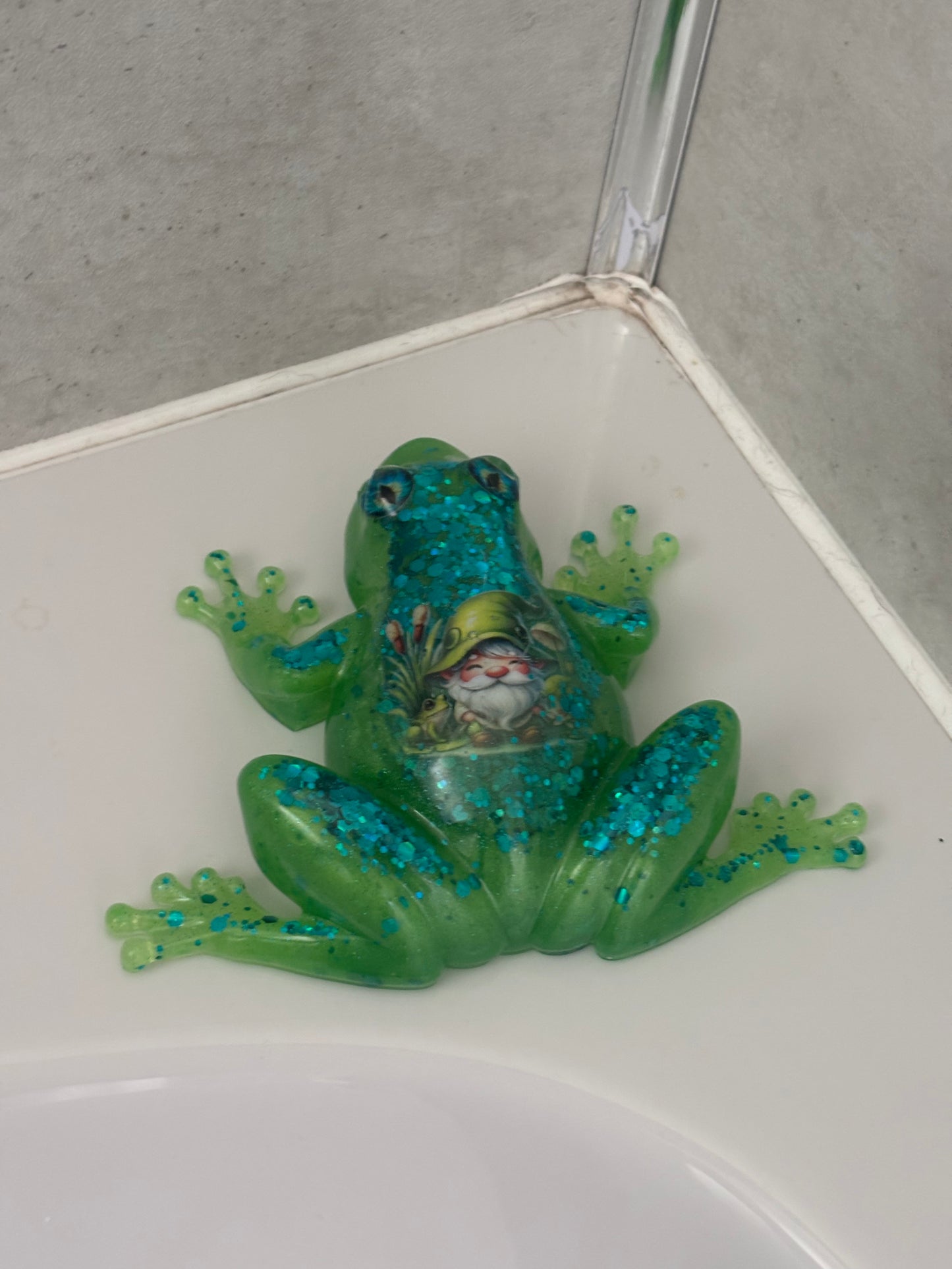 Handmade resin frog ornaments